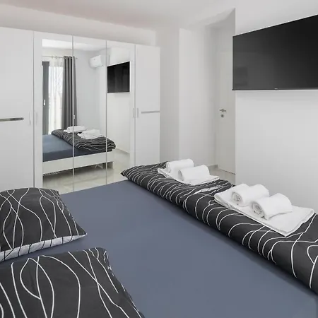 3 Bedroom Amazing In Musales Semesterbostad Musalez