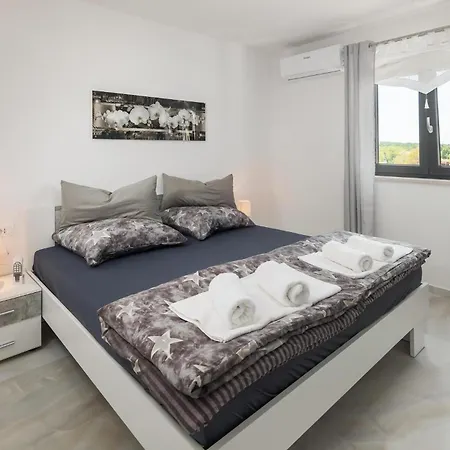 Holiday home 3 Bedroom Amazing In Musales Musalez