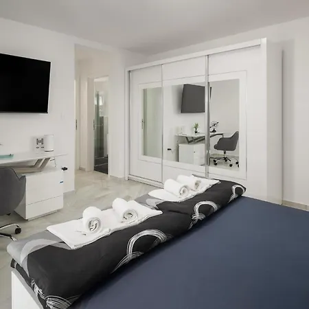 3 Bedroom Amazing In Musales *