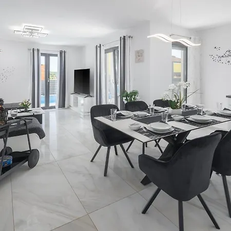 Semesterbostad 3 Bedroom Amazing In Musales Musalez