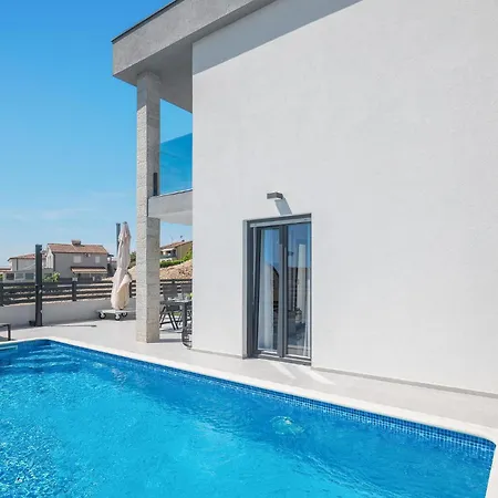 3 Bedroom Amazing In Musales *